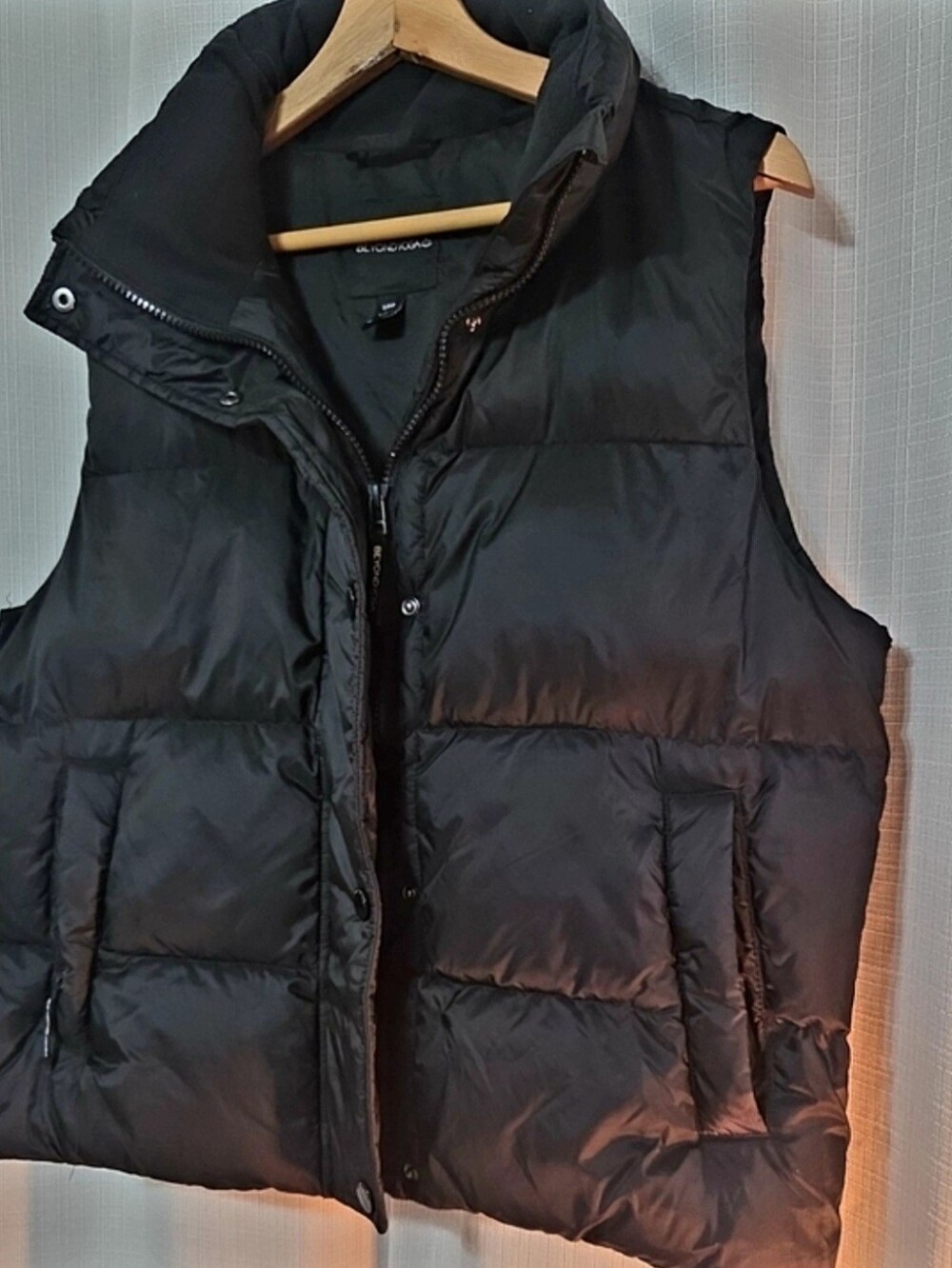 Beyond Yoga Black Quilted Puffer Vest with Branded Zipper Pull